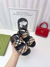 Load image into Gallery viewer, Children sandals
