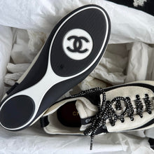Load image into Gallery viewer, Mommy shoes
