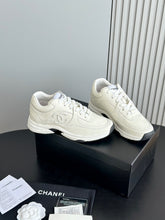 Load image into Gallery viewer, Mommy shoes
