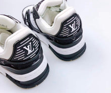 Load image into Gallery viewer, Children shoes
