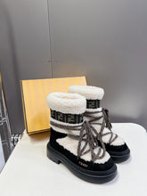 Load image into Gallery viewer, Mommy boots
