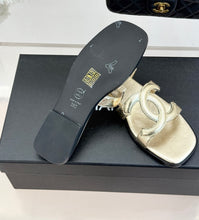 Load image into Gallery viewer, Mommy sandals
