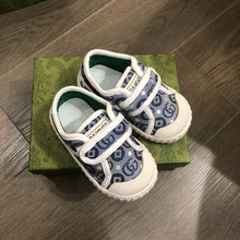 Load image into Gallery viewer, Baby shoes
