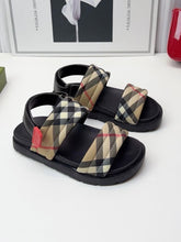 Load image into Gallery viewer, Children sandals
