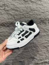 Load image into Gallery viewer, Children shoes
