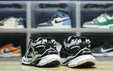 Load image into Gallery viewer, Children shoes
