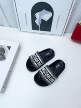 Load image into Gallery viewer, Children sandals
