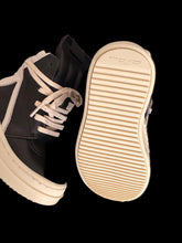 Load image into Gallery viewer, Children shoes
