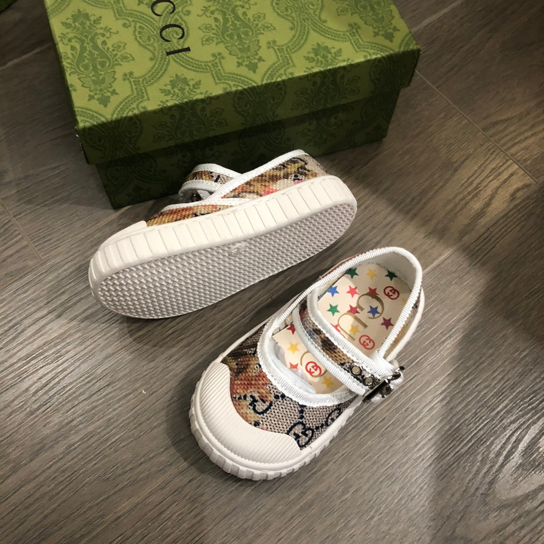 Baby shoes