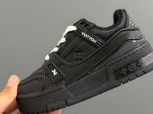 Load image into Gallery viewer, Children shoes
