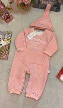 Load image into Gallery viewer, Baby outfit and hat
