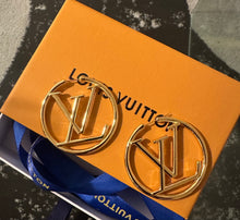 Load image into Gallery viewer, Mommy earrings
