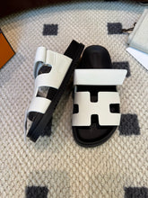 Load image into Gallery viewer, Mommy sandals
