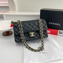 Load image into Gallery viewer, Mommy black bag black gold
