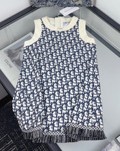 Load image into Gallery viewer, Children dress
