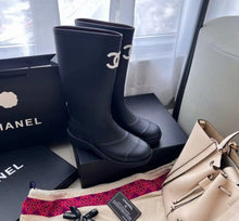 Load image into Gallery viewer, Mommy boots
