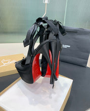 Load image into Gallery viewer, Mommy heels
