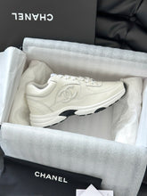 Load image into Gallery viewer, Mommy shoes
