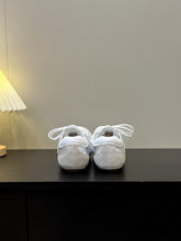 Load image into Gallery viewer, Mommy shoes
