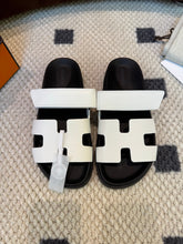 Load image into Gallery viewer, Mommy sandals
