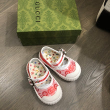 Load image into Gallery viewer, Baby shoes
