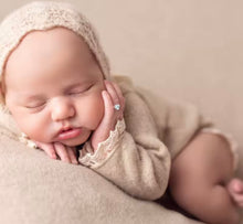 Load image into Gallery viewer, New born heart rings
