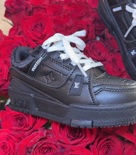 Load image into Gallery viewer, Children shoes

