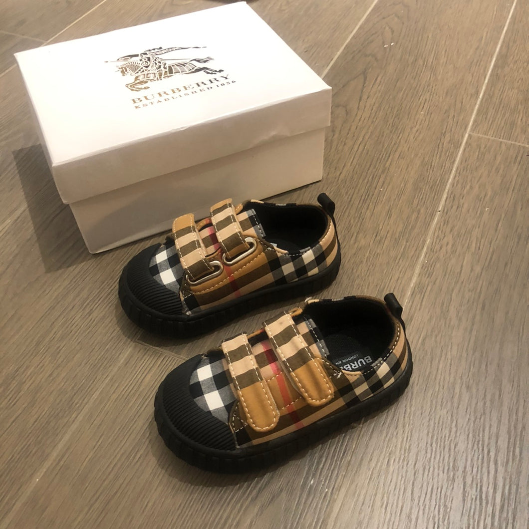 Baby shoes