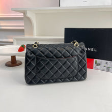 Load image into Gallery viewer, Mommy black bag black gold
