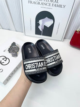 Load image into Gallery viewer, Children sandals
