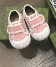 Load image into Gallery viewer, Baby shoes
