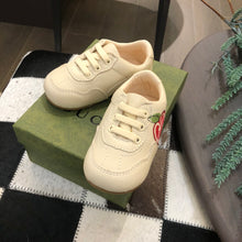 Load image into Gallery viewer, Baby shoes
