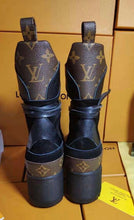 Load image into Gallery viewer, Mommy boots
