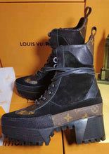 Load image into Gallery viewer, Mommy boots
