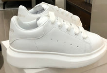 Load image into Gallery viewer, Children shoes
