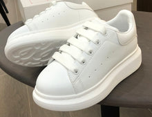 Load image into Gallery viewer, Children shoes
