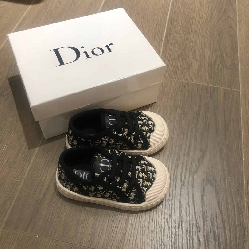 Baby shoes