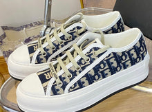 Load image into Gallery viewer, Mommy shoes
