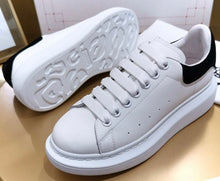 Load image into Gallery viewer, Mommy shoe
