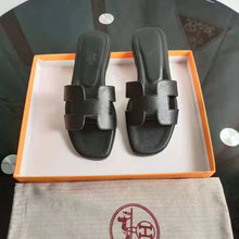 Load image into Gallery viewer, Mommy sandals
