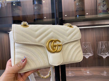 Load image into Gallery viewer, Mommy white  bag
