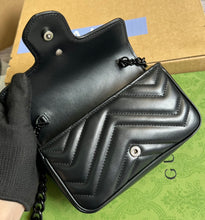 Load image into Gallery viewer, Black mommy bag
