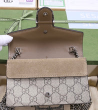 Load image into Gallery viewer, Mommy mini
