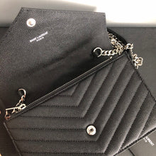 Load image into Gallery viewer, Mommy black bag w/ silver
