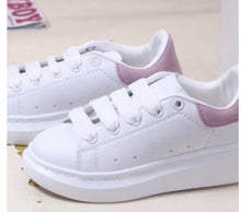 Load image into Gallery viewer, Pink white kid shoe

