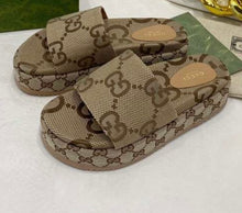 Load image into Gallery viewer, Mommy sandal
