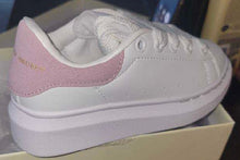 Load image into Gallery viewer, Pink white kid shoe
